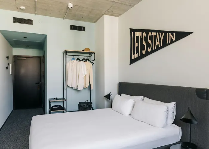 Aparthotel The Social Hub Extended San Sebastian